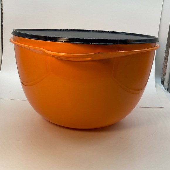 TUPPERWARE Jumbo THATSA Bowl 14 L / 59 CUPS Orange & Black Lid - Picture 10 of 13